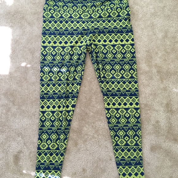LuLaRoe Pants - 😍 Lularoe Tall & Curvy Leggings